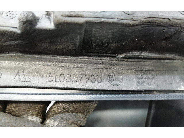 Зеркало электрическое Skoda Yeti (5L) 2009 - 2017 года