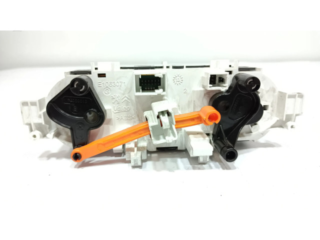 Блок управления климат-контролем 96722483ZD   Peugeot 2008 I