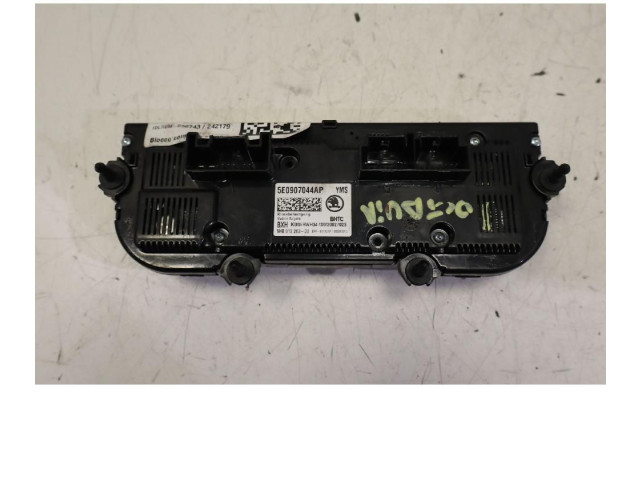Блок управления климат-контролем 5E0907044AP Skoda Octavia Mk3 (5E)