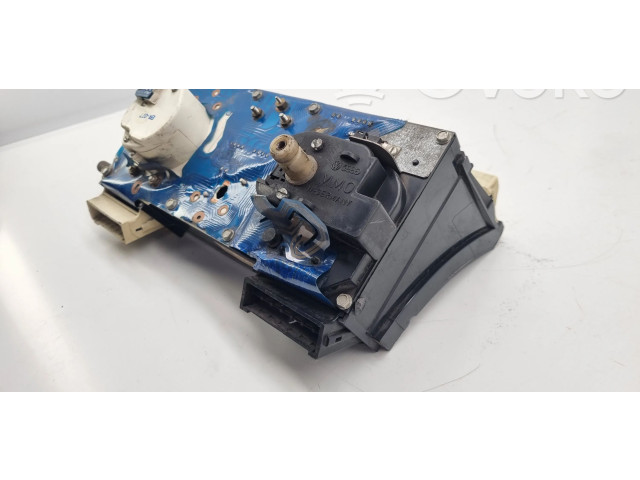 Přístrojová deska Volkswagen PASSAT B2 1987 321919033RF