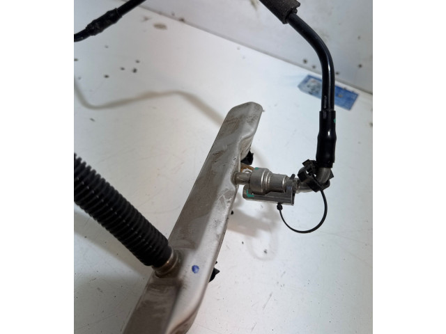 Топливная рампа 05281571AA   Ram 1500  