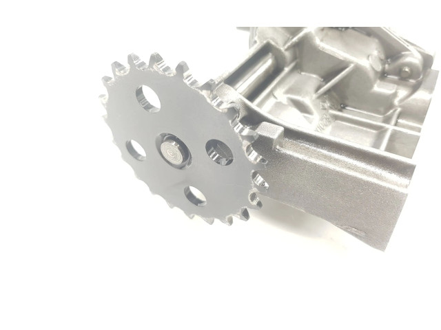 Масляный насос 8200307174, 150109834R Dacia Sandero