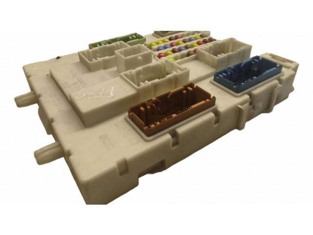 Блок предохранителей BV6N14A073, DJ53117   Ford Focus    