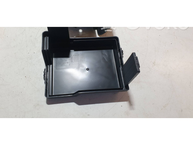 Блок предохранителей  243809977R   Dacia Spring    