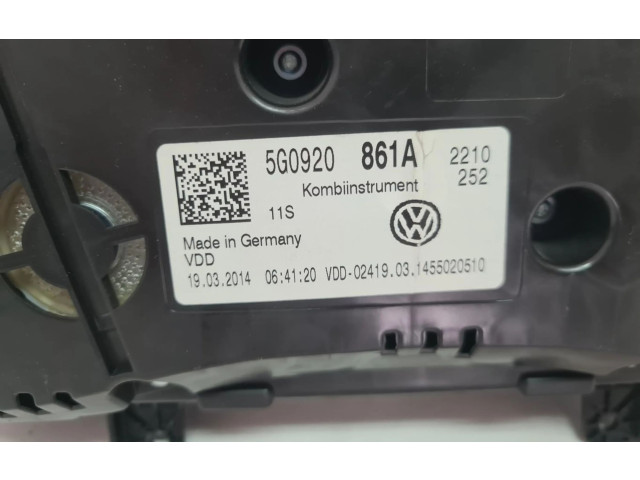 Панель приборов 5G0920861A   Volkswagen Golf VII       