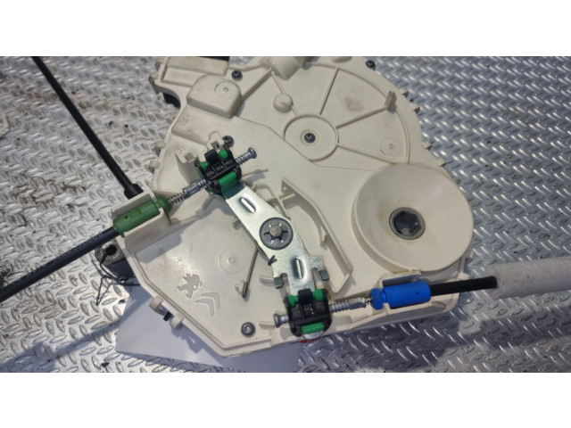 Задний замок