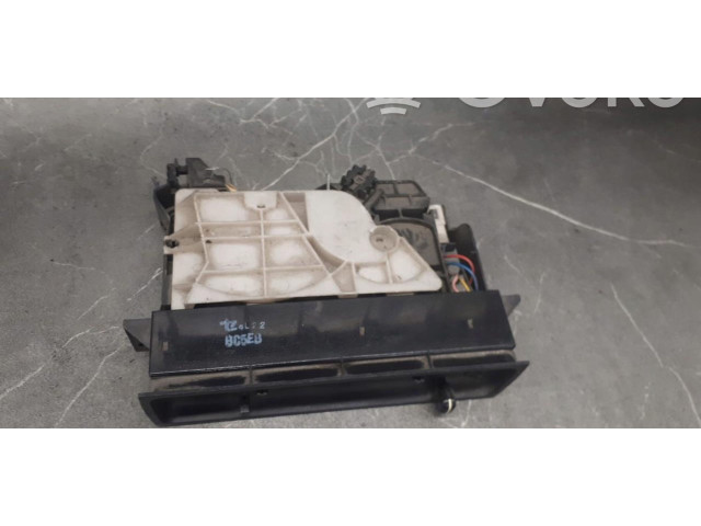 Блок управления климат-контролем Mazda 323