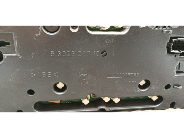 Панель приборов 5411004600, 5392324740   Volkswagen Golf III       