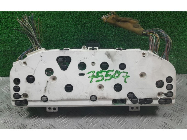 Спидометр (приборный щиток) Mazda MPV II LW 1999 - 2007 года