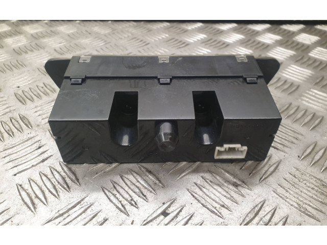 Дисплей    MR587777   Mitsubishi Colt