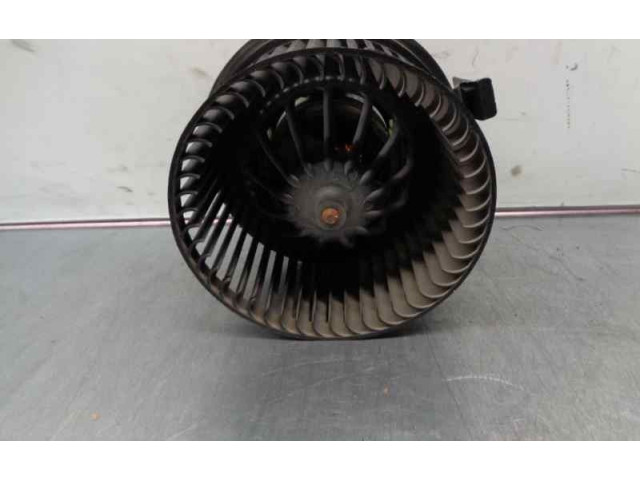 Вентилятор печки    272106020R   Dacia Duster