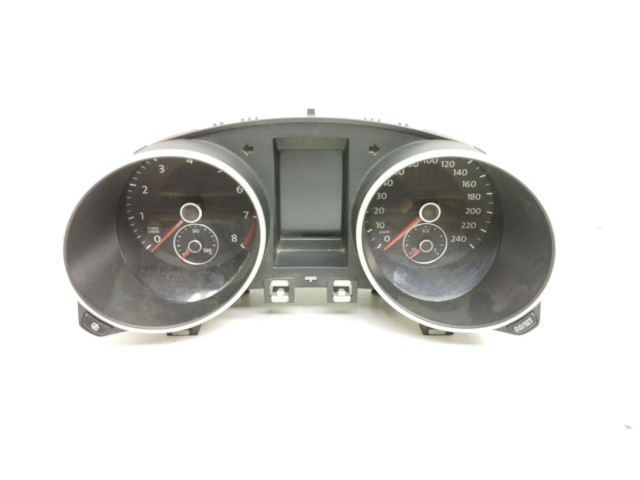 Панель приборов 5K0920861   Volkswagen Golf VI       