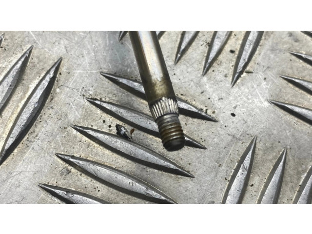 Моторчик стеклоочистителя 9151877, 0390206214 Volvo V70