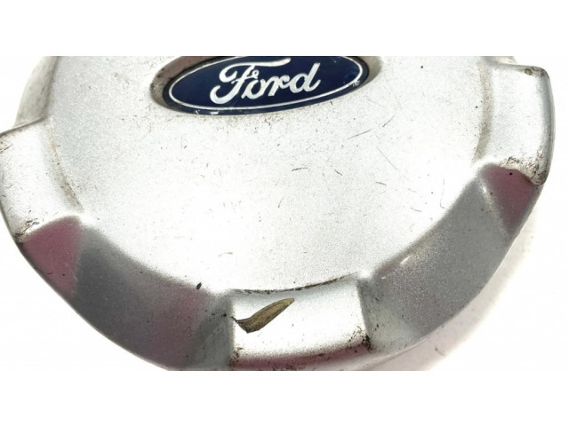 Заводская крышка (крышки) от центрального отверстия колеса