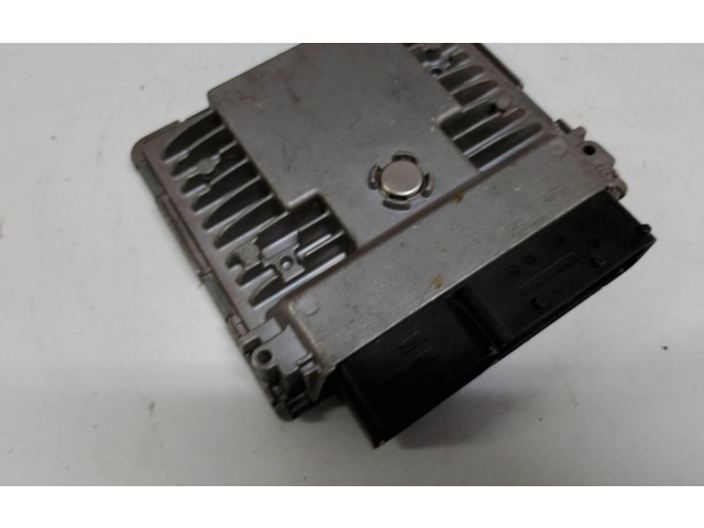 Блок управления двигателя 03F906070GN Audi A1