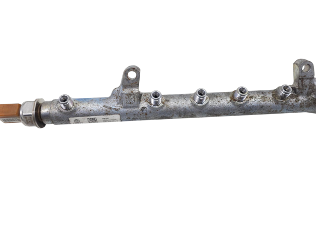 Топливная рампа 03L130089AA, 03L130089AA   Audi A1  