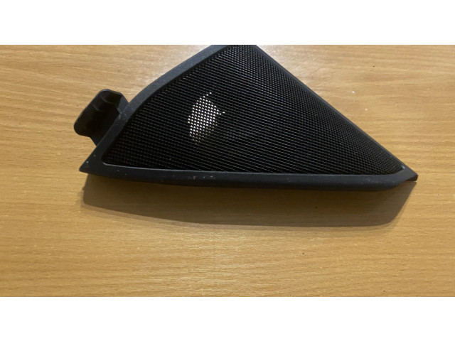 Отделка центрального громкоговорителя