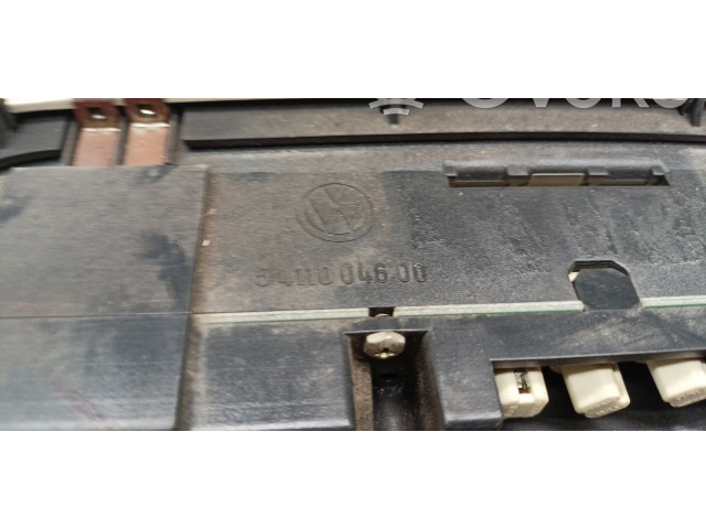 Панель приборов 5411004600, 5392324740   Volkswagen Golf III       