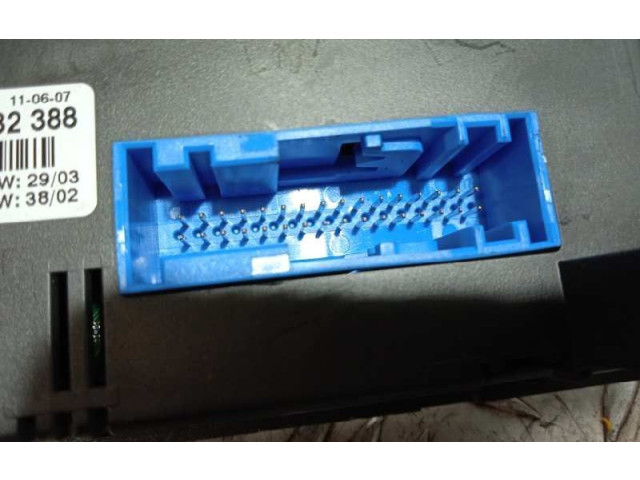 Блок управления климат-контролем 13132388 Opel Meriva A