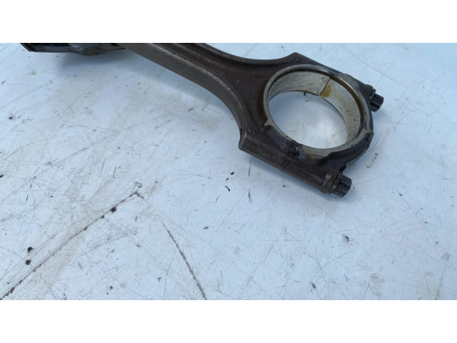 Поршень с шатуном Volvo V40 для бензинового двигателя 1.5