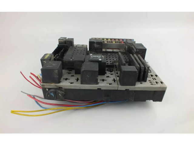 Блок предохранителей  8676286   Volvo V70    