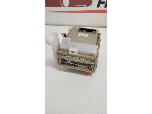   Pojistková skříňka 8273005680A   Toyota Avensis T270 2013