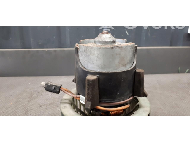 Вентилятор печки    17360031   Opel Meriva A