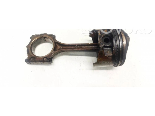 Поршень с шатуном Mitsubishi Carisma для бензинового двигателя 1.8