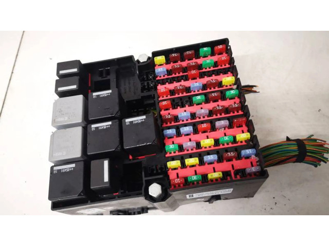 Блок предохранителей 2s6t14a073ac Ford Fiesta