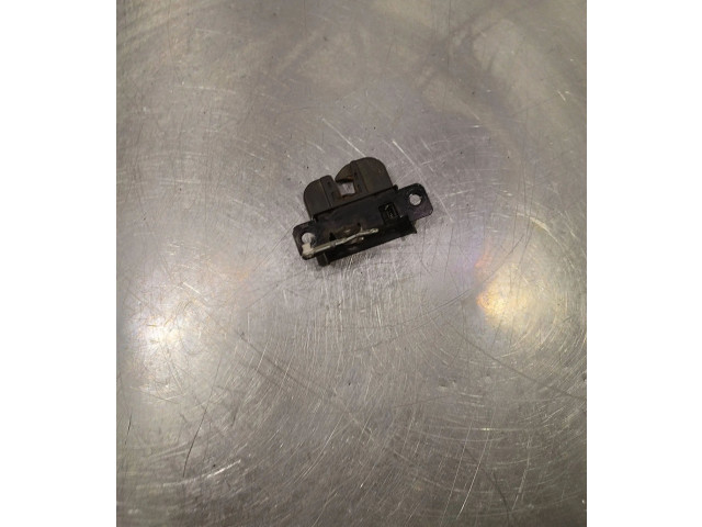 Zámek zadních dveří 2K5827505 Volkswagen Caddy 2013