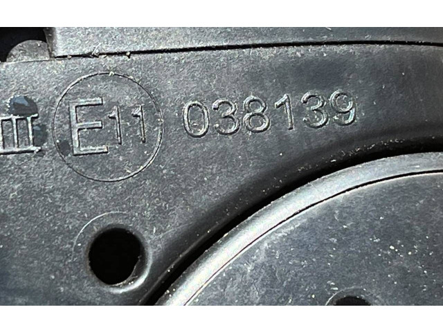 Zpětné zrcátko Nissan Qashqai 2017 E11038139