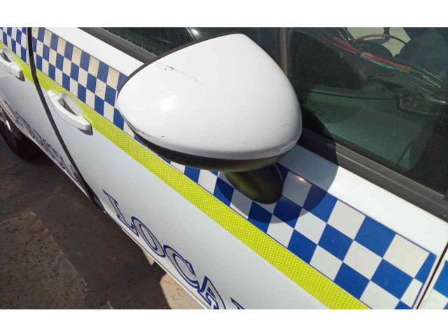 Зеркало электрическое Opel Meriva B 2010 - 2016 года