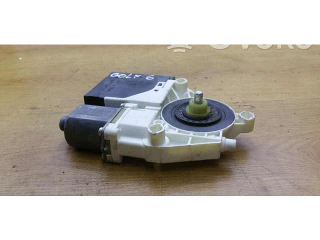 Передний двигатель механизма для подъема окон