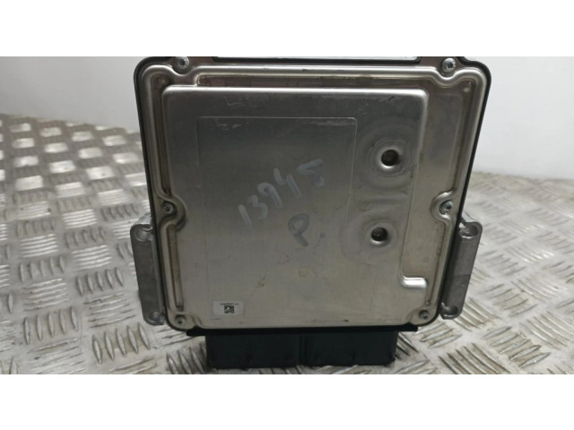 Блок управления двигателя P68328041AA, 0281033582   Jeep Compass