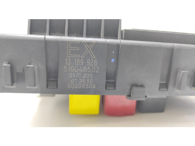 Блок предохранителей 13189926, 519046502 Opel Vectra C