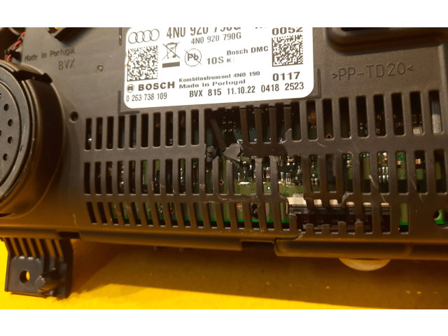 Přístrojová deska Audi A8 S8 D5 2017 4N0920790G, 4N0920790G