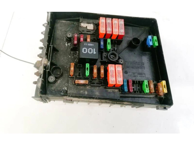 Блок предохранителей  1K0937125   Skoda Octavia Mk2 (1Z)    