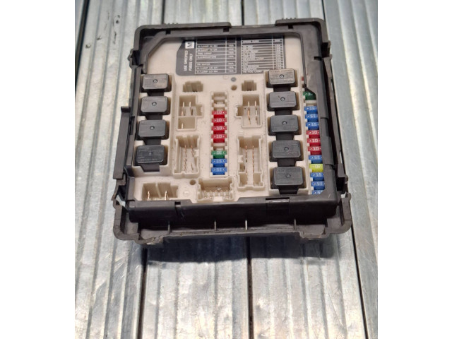 Блок предохранителей 284B5JG00A   Nissan X-Trail T31    