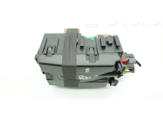 Блок предохранителей Peugeot 2008 I