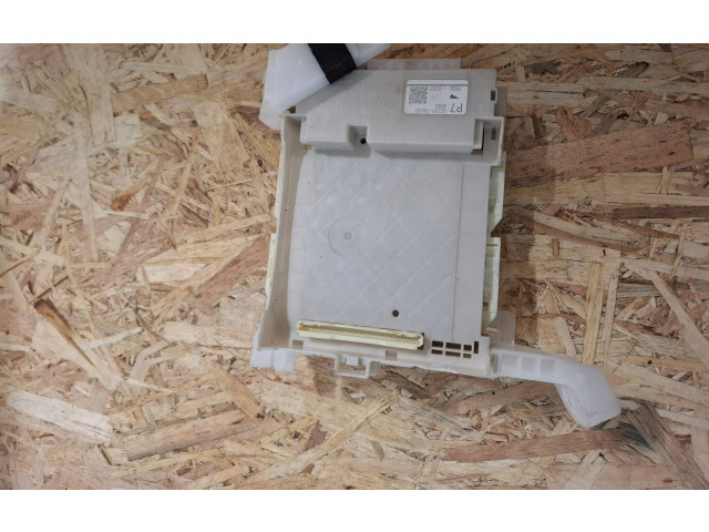 Pojistková skříňka Řídící jednotka BSM 8273076030 Lexus CT 200H 2017