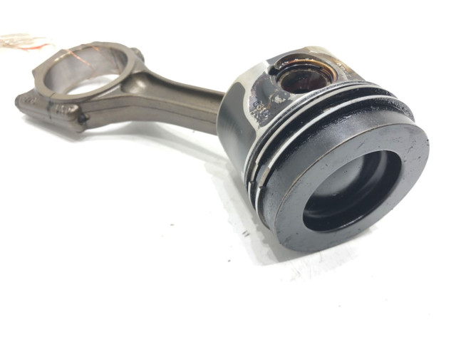  Поршень с шатуном  CBA  Volkswagen PASSAT B6  