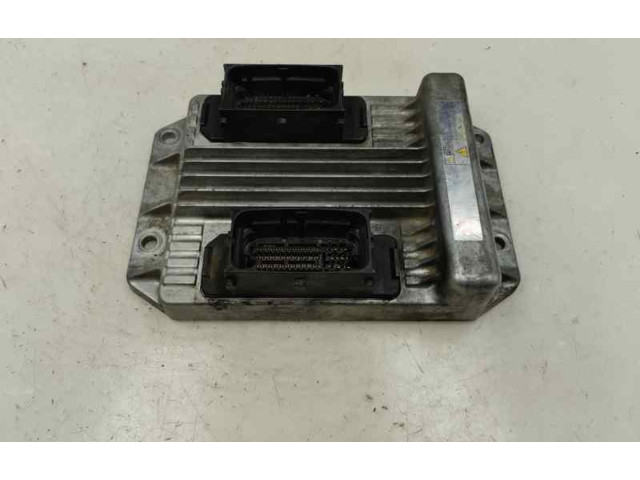 Блок управления двигателя    Opel Combo C