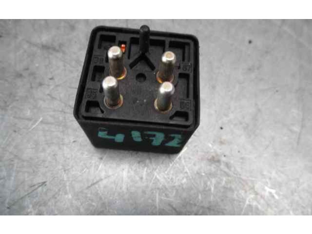 Pojistková skříňka 0015426519, 0332002197 Mercedes-Benz C W202 1997