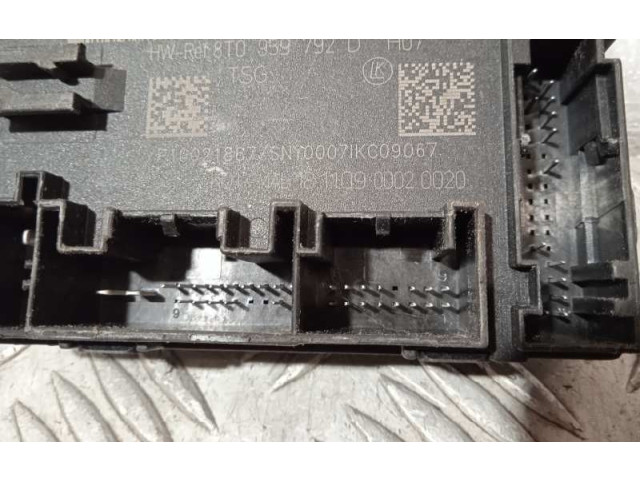 Řídící jednotka 8T0959792D, PUERTADELANTERA Audi A5 Sportback 8TA 2010