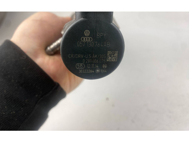 Топливная рампа 04L089D, 057130764AB   Audi A3 S3 8V  