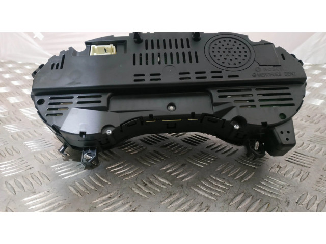 Přístrojová deska Mercedes-Benz GLA W156 2019 A1569001404, 0263698357