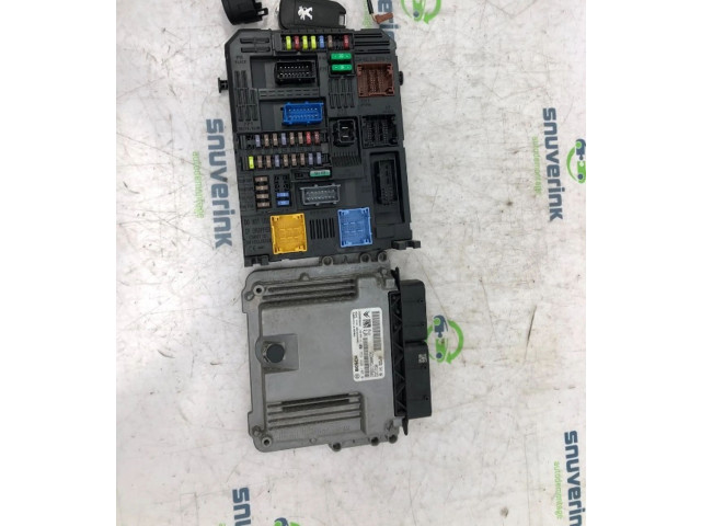 Блок управления двигателя 9819851280, 0281032456   Peugeot Expert