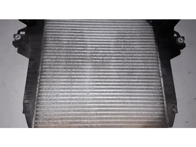 Интеркулер  3043858   Jeep Cherokee 2.8