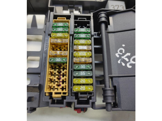 Pojistková skříňka 4F0971845 Audi A6 S6 C6 4F 2006
