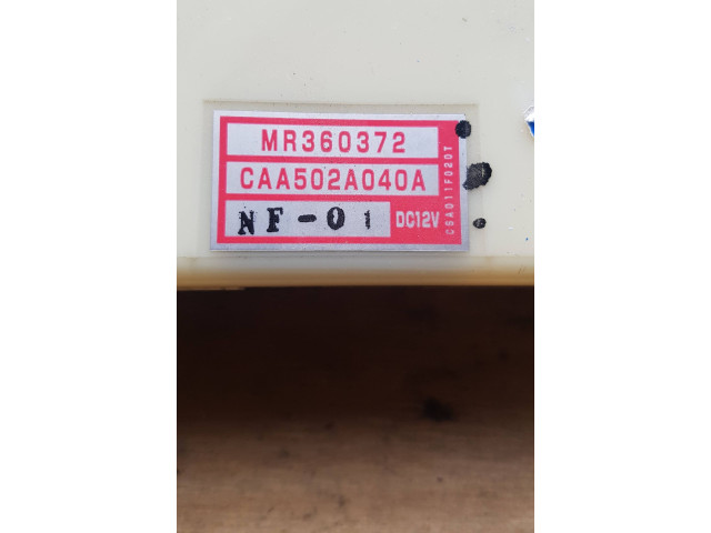 Блок управления климат-контролем CAA502A040A, MR360372 Mitsubishi Galant